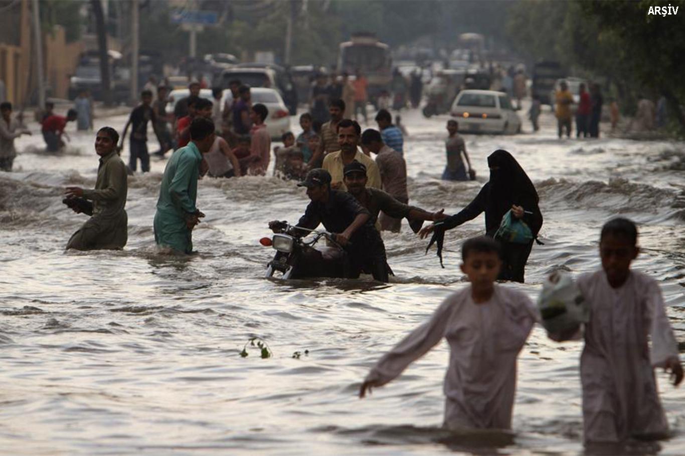 Pakistan'da sel felaketi: 43 ölü